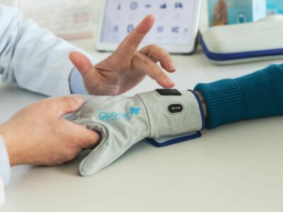 Demac revoluciona el alivio del dolor articular con sus guantes electrónicos Quantic Nanotech