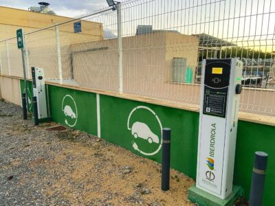 Camping Alicante Imperium se suma a la movilidad sostenible con la instalación de cargadores de vehículos eléctricos